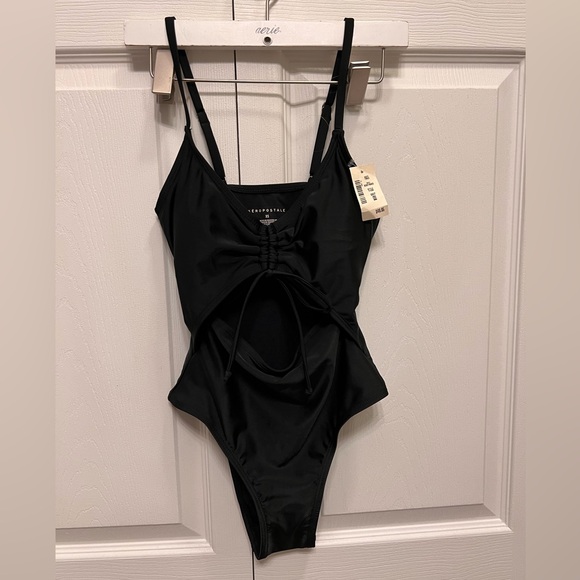 Aeropostale one piece switch - Picture 3 of 8